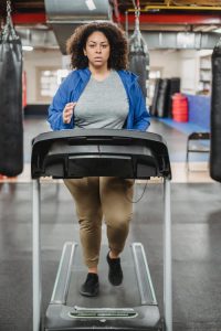 Treadmill OR Spin Bike. Which Cardiovascular Equipment is Better?